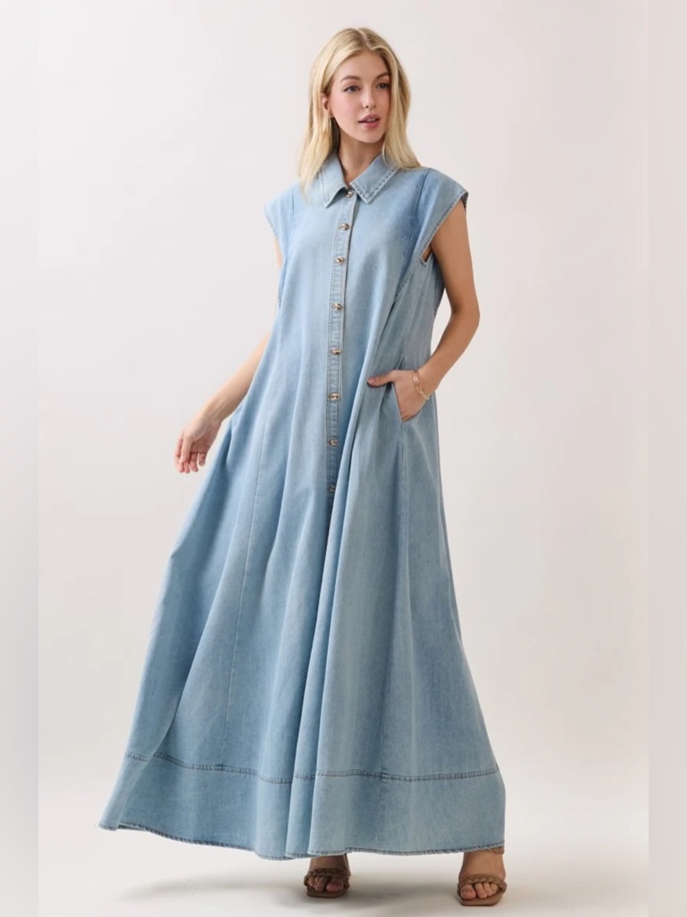 NWT Sleeveless Light Wash Denim Maxi Shirt Dress with Pockets |Summer Maxi Dress - Picture 5 of 6